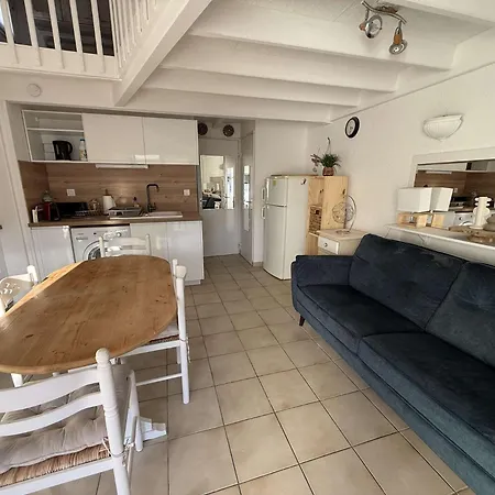 Jolie Maison D'angle Renovee , 5 Personnes, Sejour Climatise, Avec Piscine Commune , A 400 M De La De Lrjp132 *