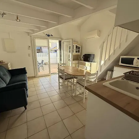 Jolie Maison D'angle Renovee , 5 Personnes, Sejour Climatise, Avec Piscine Commune , A 400 M De La De Lrjp132 Villa Portiragnes