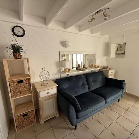 Jolie Maison D'angle Renovee , 5 Personnes, Sejour Climatise, Avec Piscine Commune , A 400 M De La De Lrjp132 Portiragnes