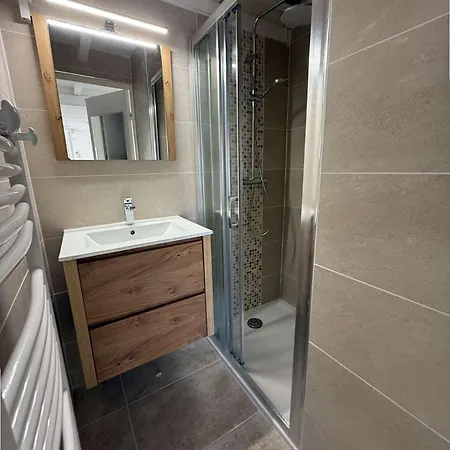 Jolie Maison D'angle Renovee , 5 Personnes, Sejour Climatise, Avec Piscine Commune , A 400 M De La De Lrjp132 *
