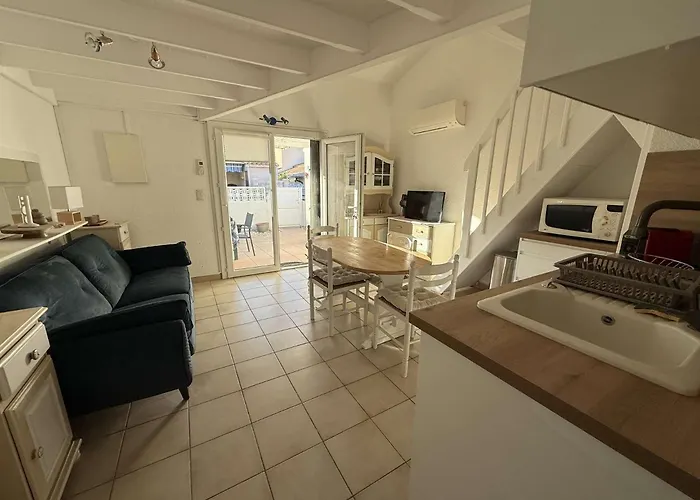 Jolie Maison D'angle Renovee , 5 Personnes, Sejour Climatise, Avec Piscine Commune , A 400 M De La De Lrjp132 Willa Portiragnes