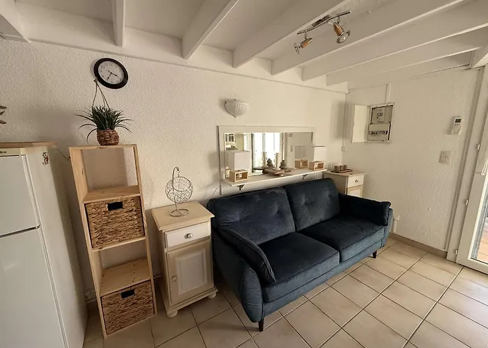 Jolie Maison D'angle Renovee , 5 Personnes, Sejour Climatise, Avec Piscine Commune , A 400 M De La De Lrjp132 Portiragnes