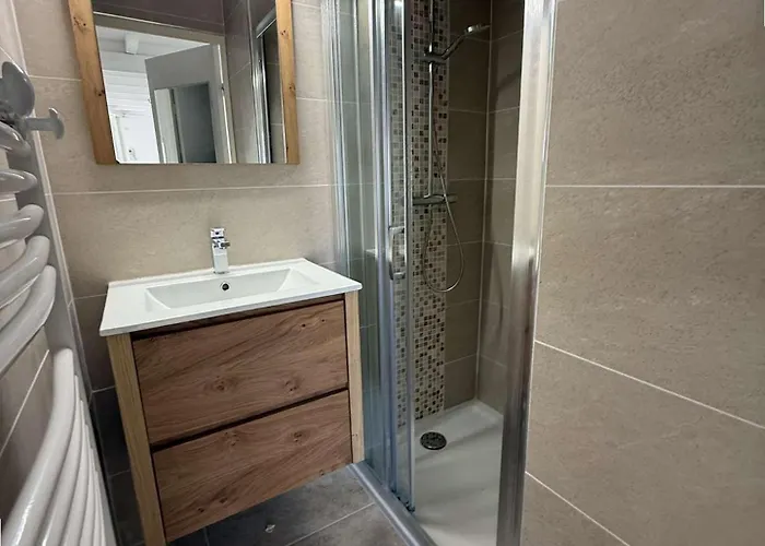 Jolie Maison D'angle Renovee , 5 Personnes, Sejour Climatise, Avec Piscine Commune , A 400 M De La De Lrjp132 *